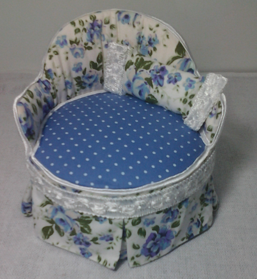 Poltroninha azul floral