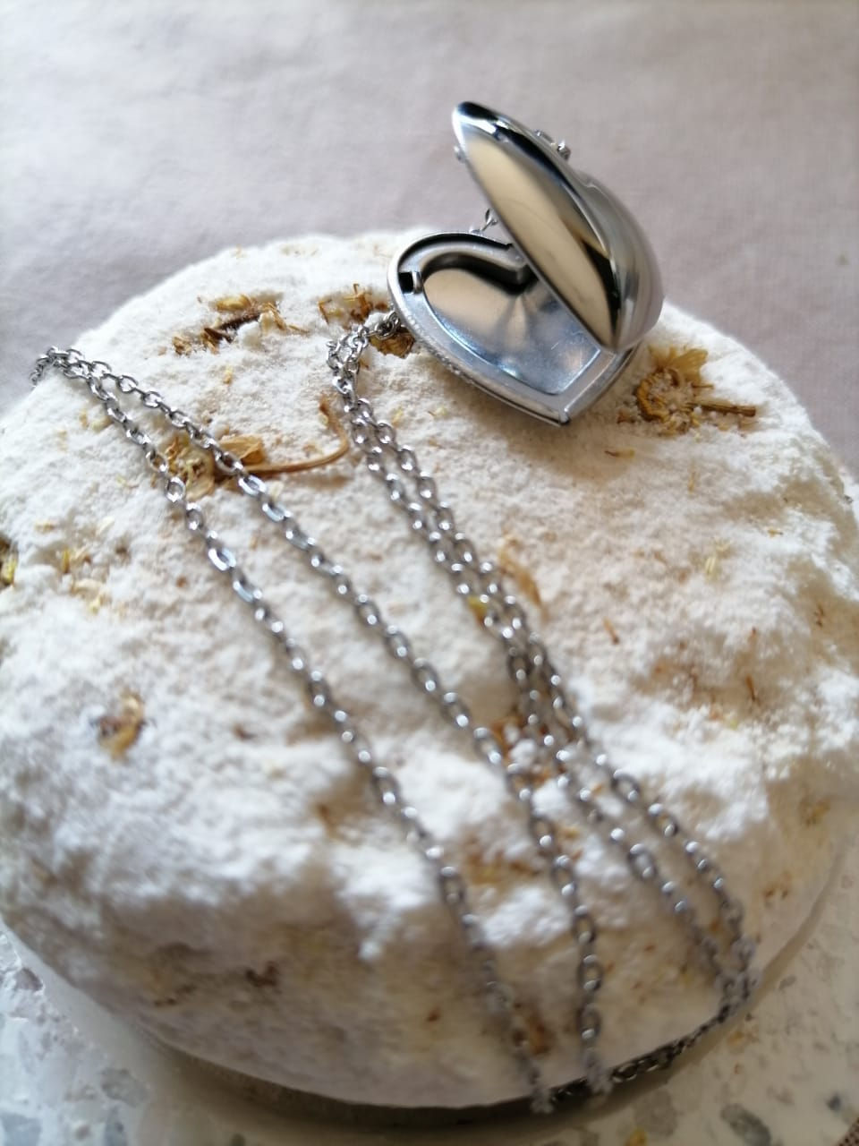 Thumbnail: Amori Vilia Locket
