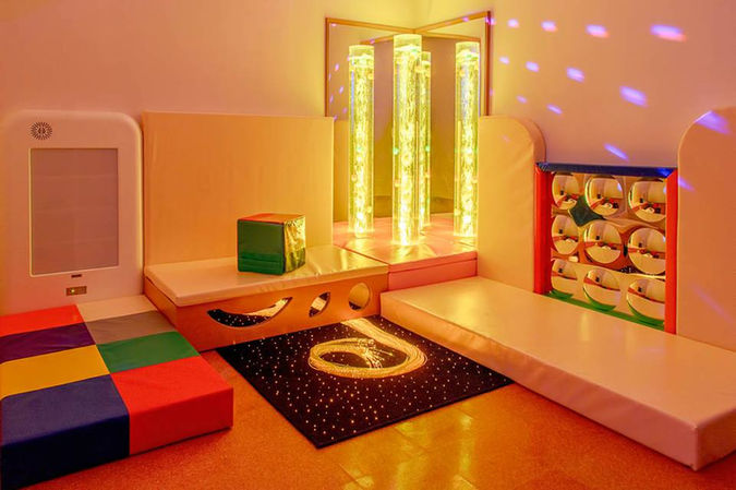 Terapia Snoezelen - Iluminaçao, texturas e mobiliários interativos garantem a ativaçao de 