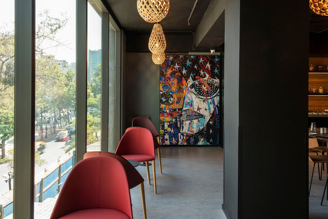 Local Encontros acessíveis e cabíveis a diversos tipos de viajantes que procuram por encontros e experiências memoráveis - NODO Hotel. 