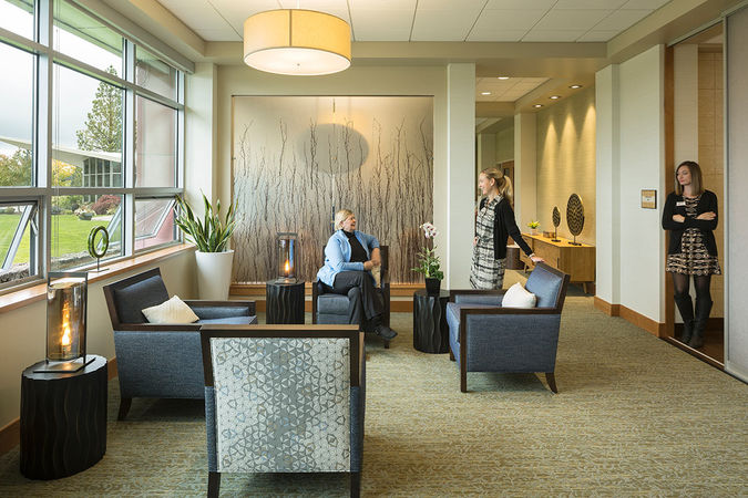 Comunidade de Aposentadoria Rockwood de Spokan - Sala de Recpçao Familiar - NacLab.