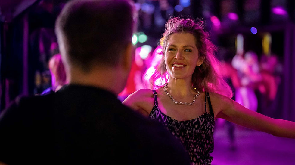 Learn to dance in a weekend image of a lady dancing Ceroc