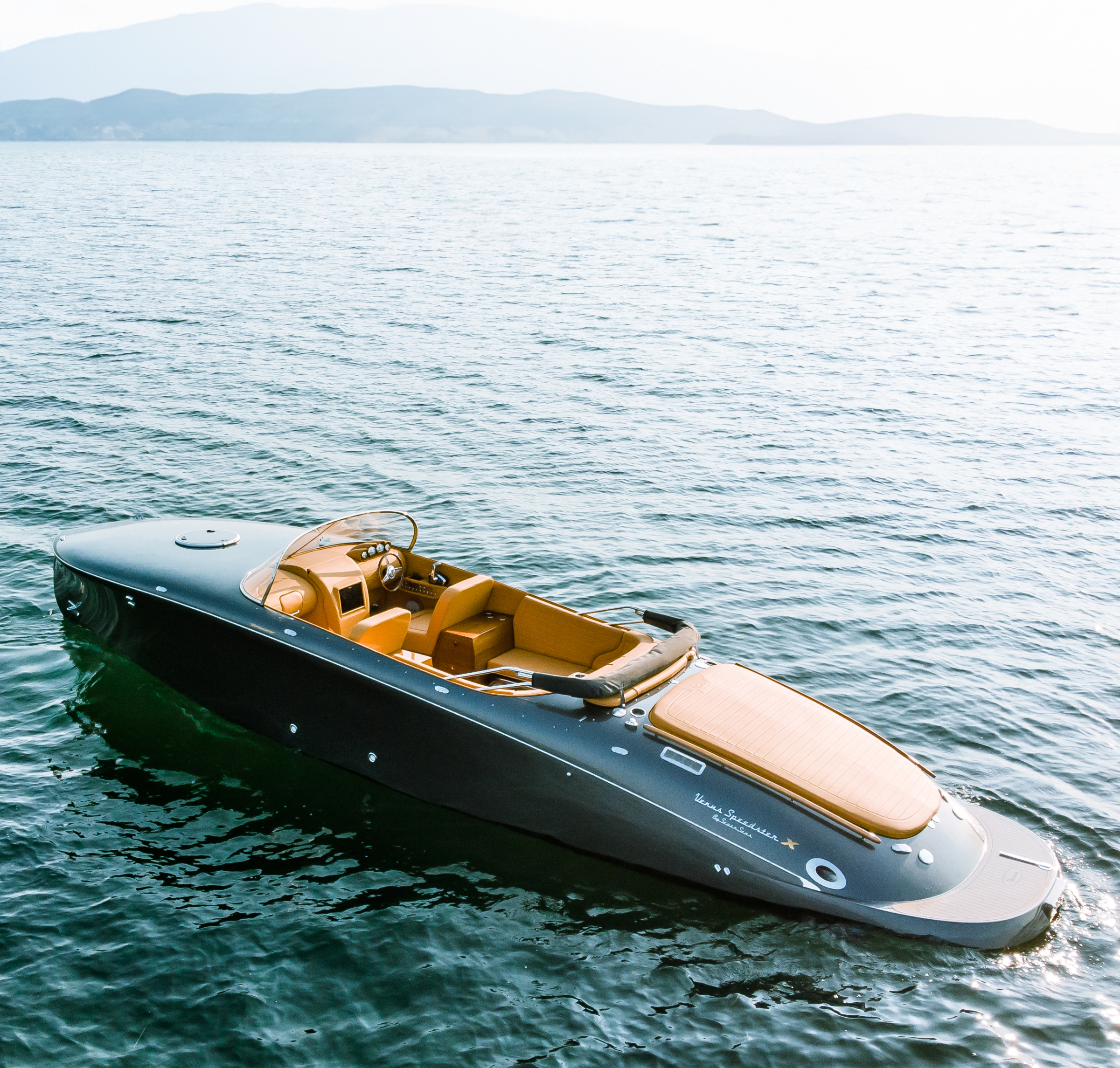 Venus Speedster X – 32ft Luxury Runabout | Seven Seas