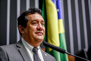 Projeto que autoriza estados, municípios e setor privado a comprar a vacinas é aprovado