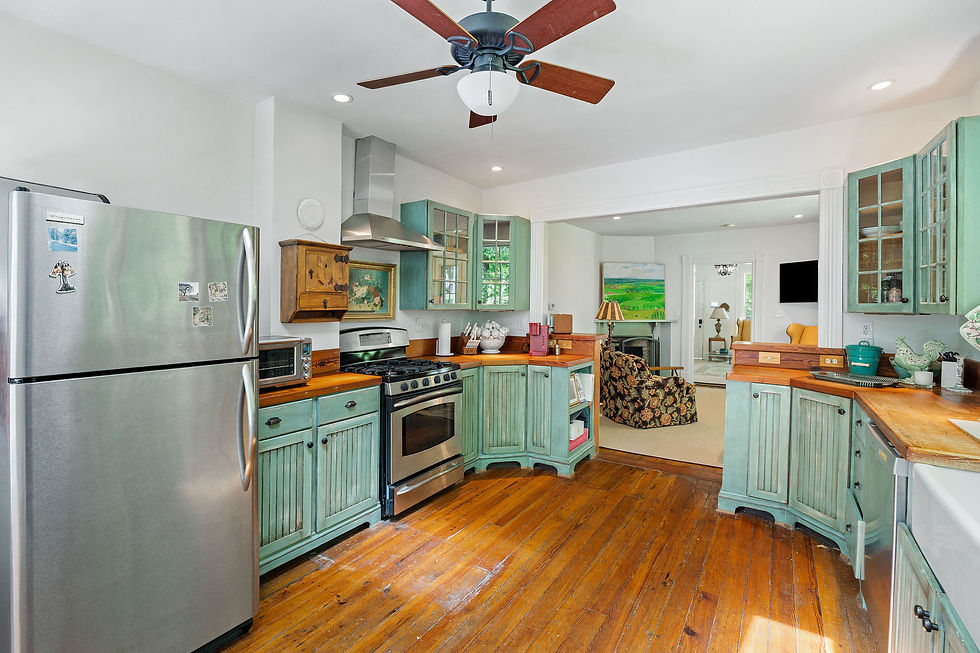 8701RiverRd_076.jpg