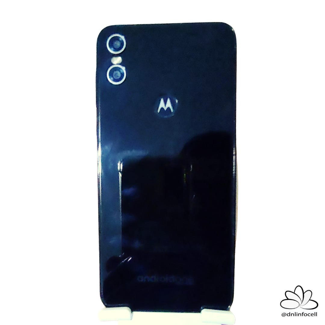 Moto One ( 64 GB )