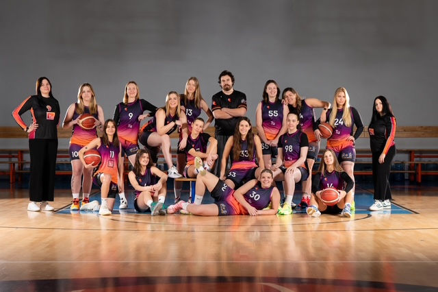 BK Turības sieviešu basketbola komandas formu dizains.