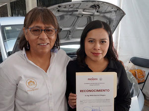 Más de 200 mujeres participan en talleres de mecánica básica en Pachuca