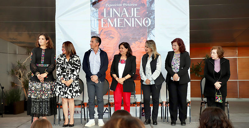 Edda Vite inaugura la exposición “Linaje Femenino: Raíces de Mujer”.