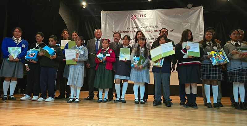 IHE realiza premiación del concurso “Mis abuelos… lazos muy especiales”.