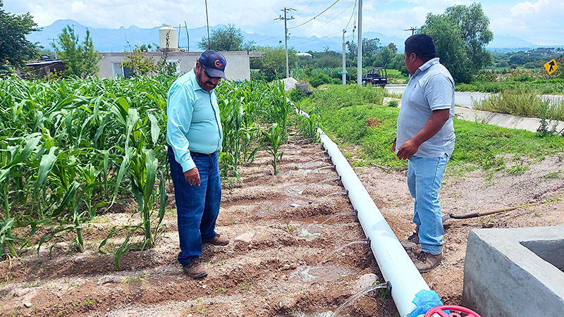 Entregan tubería de compuertas para optimizar el riego en Ixmiquilpan