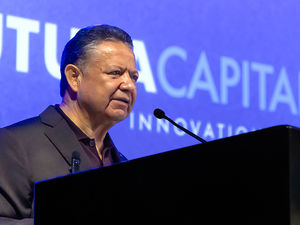 Julio Menchaca destaca inversión y educación en la apertura de Futura Capital 2025.