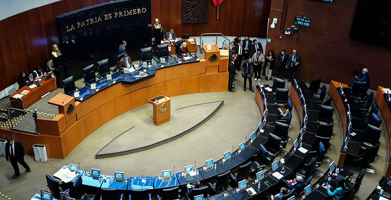 Da Senado primera lectura a reforma contra nepotismo y reelección.