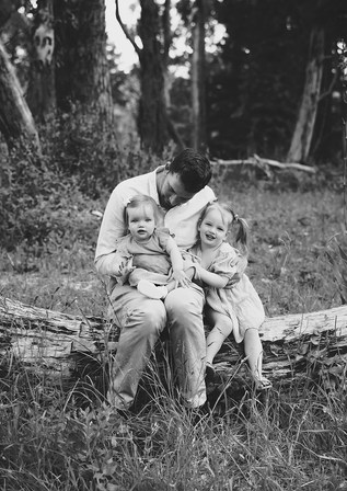 outdoor family photo black and white.jpg