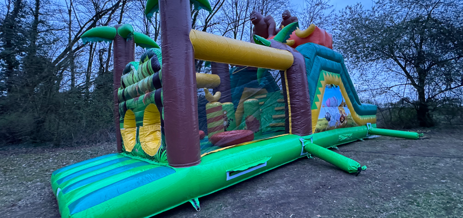 Profi Hüpfburg Dschungel Parcours mieten leihen Bielefeld NRW OWL Herford Spenge Bad Salzuflen Rheda-Wiedenbrück Detmold Lage Löhne Bünde Minden Osnabrück Borgholzhausen