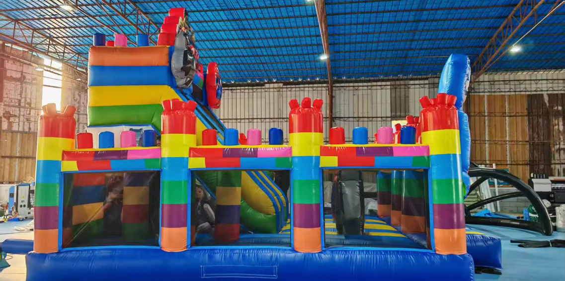 Bunte Hüpfburgen zum Mieten in Bielefeld und Umgebung