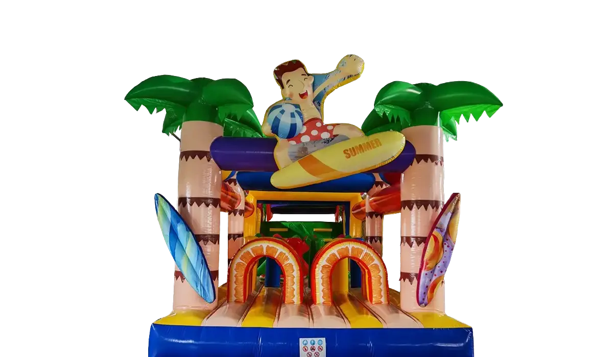 Bunte aufblasbare Hüpfburg mit Surfer, Palmen und Surfbrettern für Kinder.