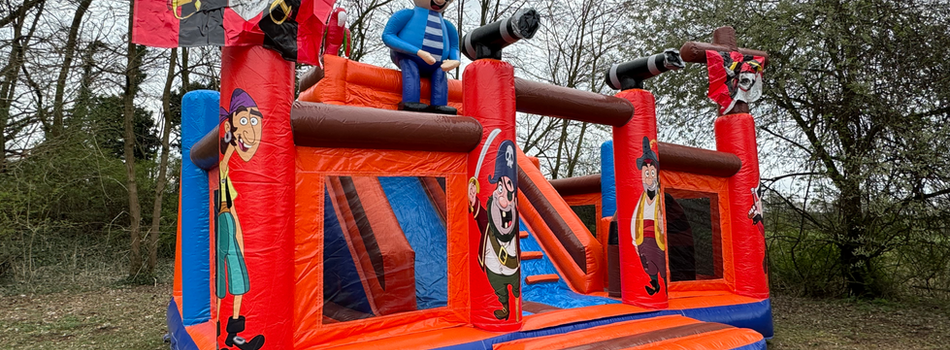 Profi Hüpfburg Pirateninsel mieten leihen Bielefeld NRW OWL  Herford Spenge Bad Salzuflen Rheda-Wiedenbrück Detmold Lage Löhne Bünde Minden Osnabrück Borgholzhausen