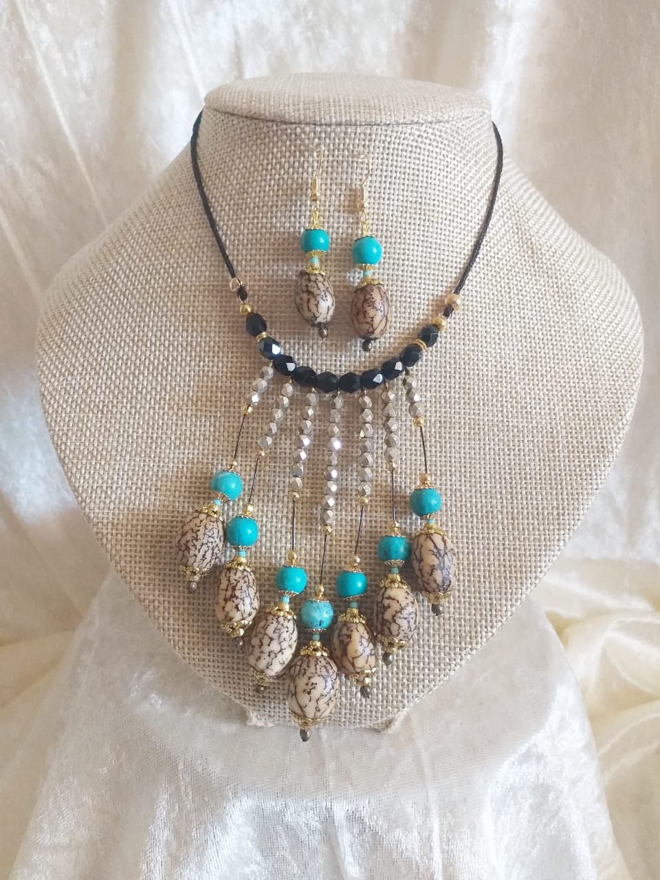 Miniatura: Antoinette turquoise noire