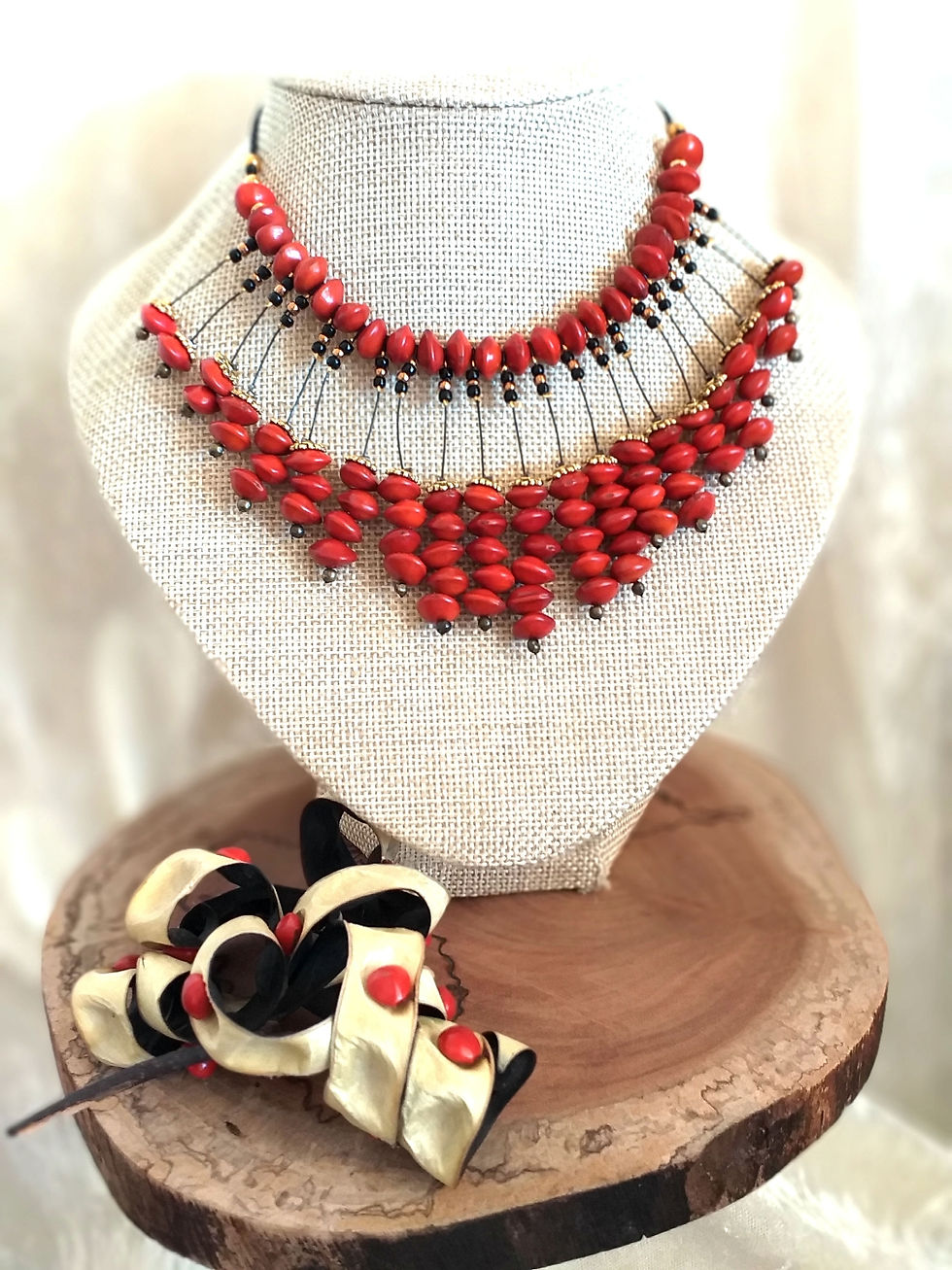 Thumbnail: Bertille église rouge gros