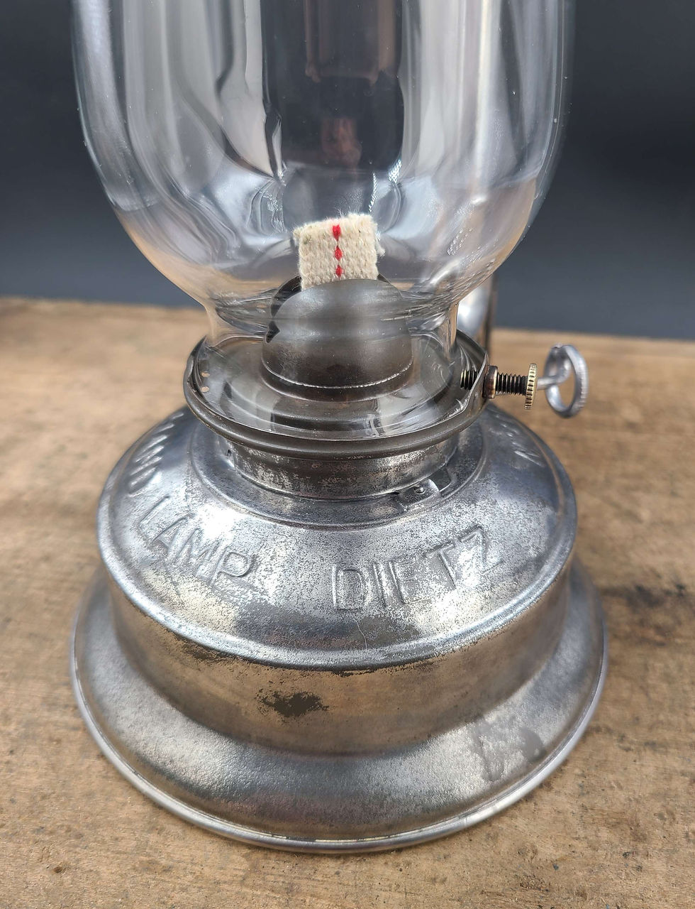 Thumbnail: Dietz Bestov hand lamp 