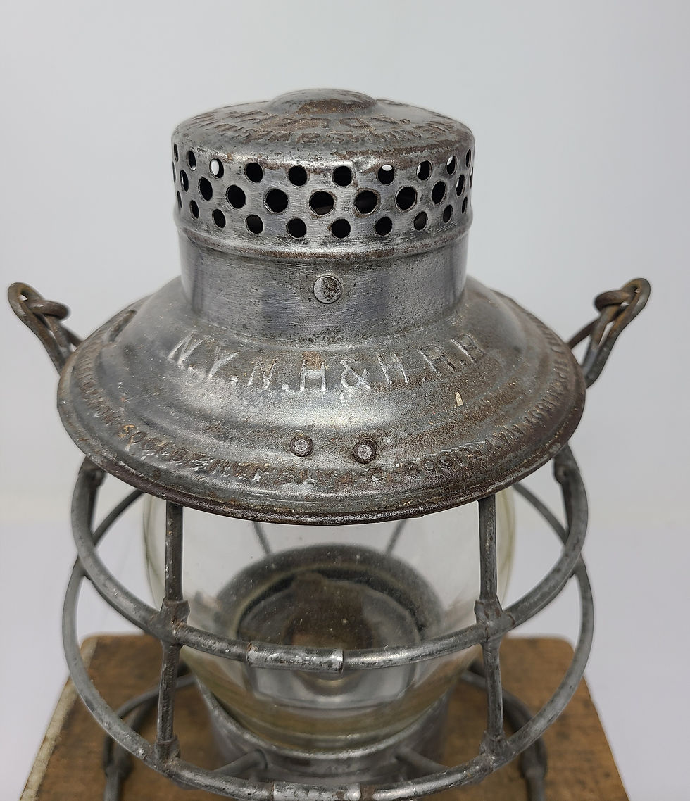 Thumbnail: N.Y.N.H. & H.R.R. Adlake Reliable ( cast  globe )