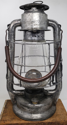 Dietz Blizzard No.2 Mill lantern | theantiquelantern