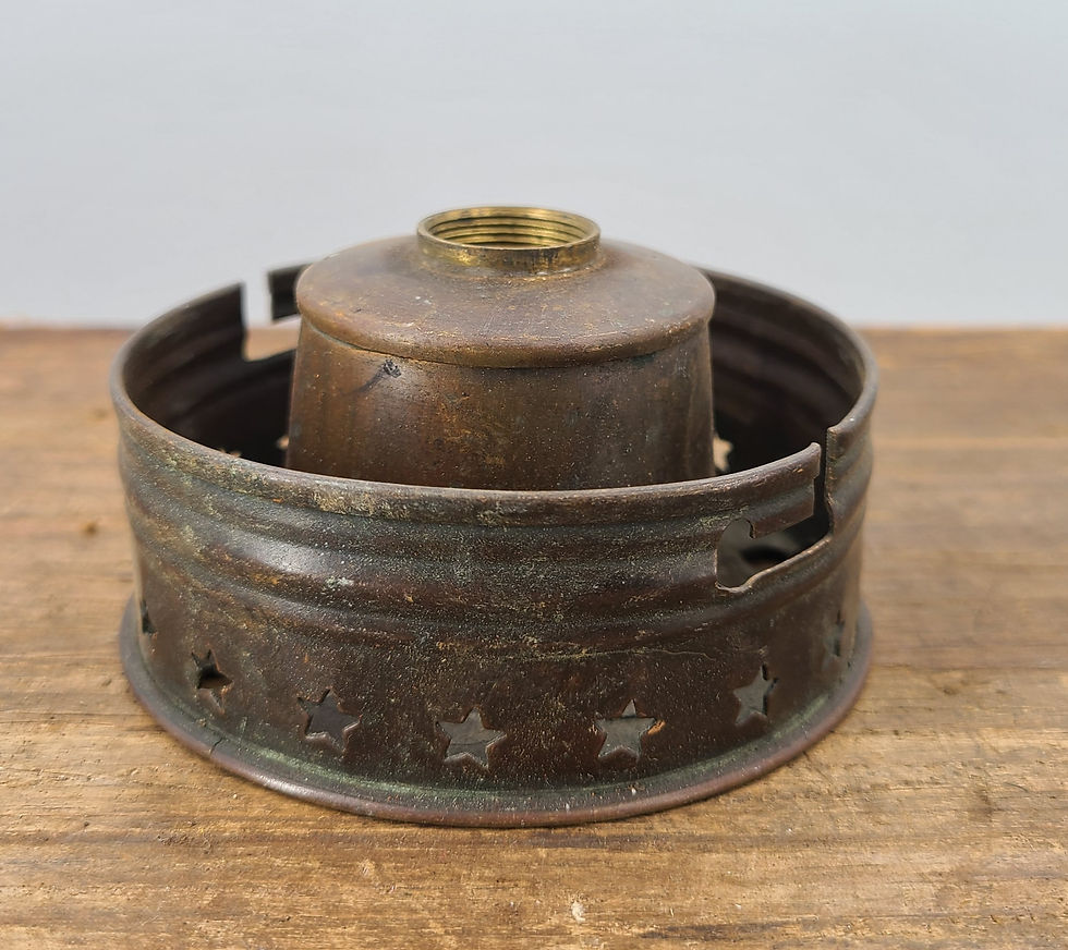 Thumbnail: Brass fixed globe bayonet fount ( star pattern )