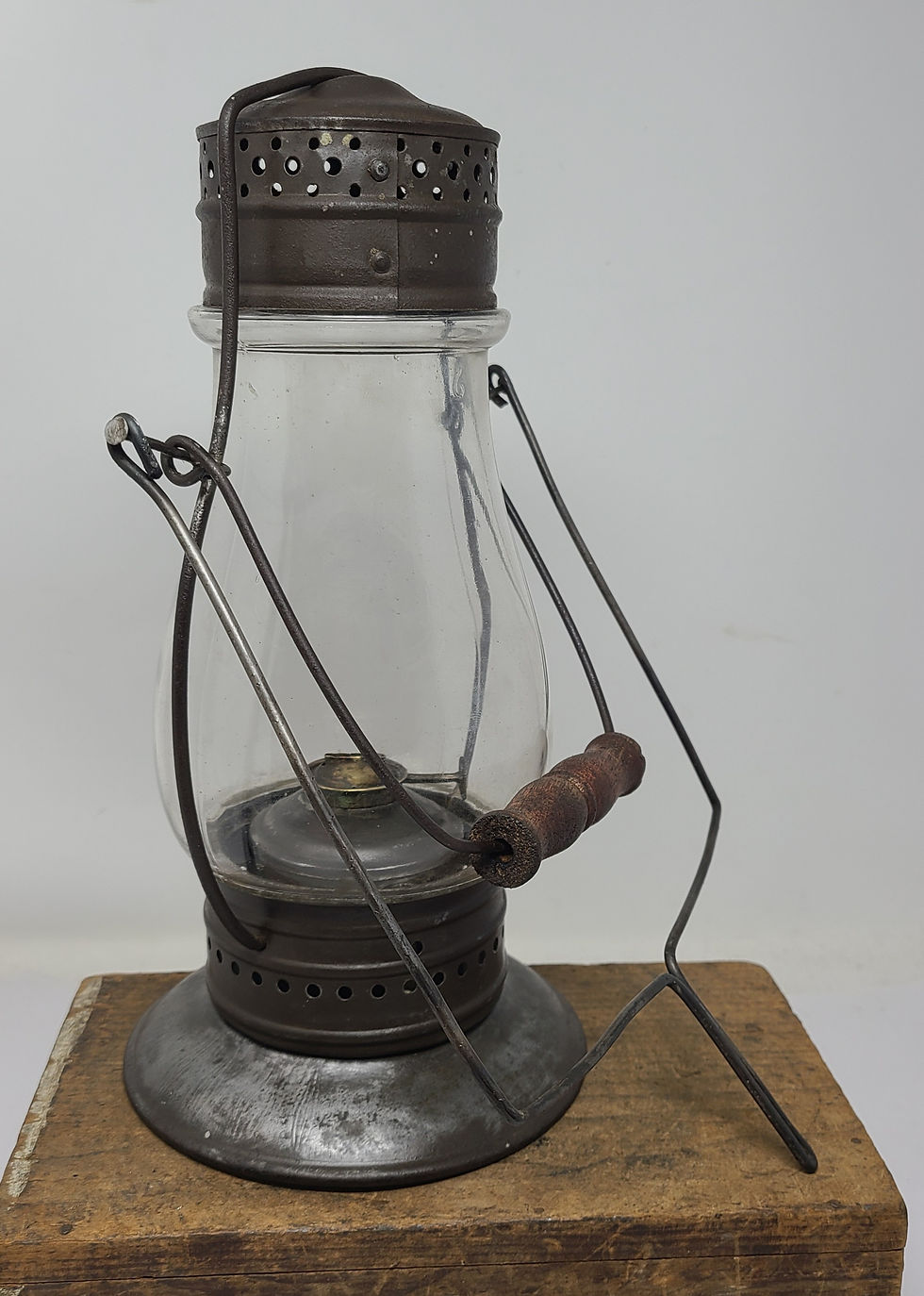 Thumbnail: Ohio Lantern Co. No.1 parade model with tubular globe 
