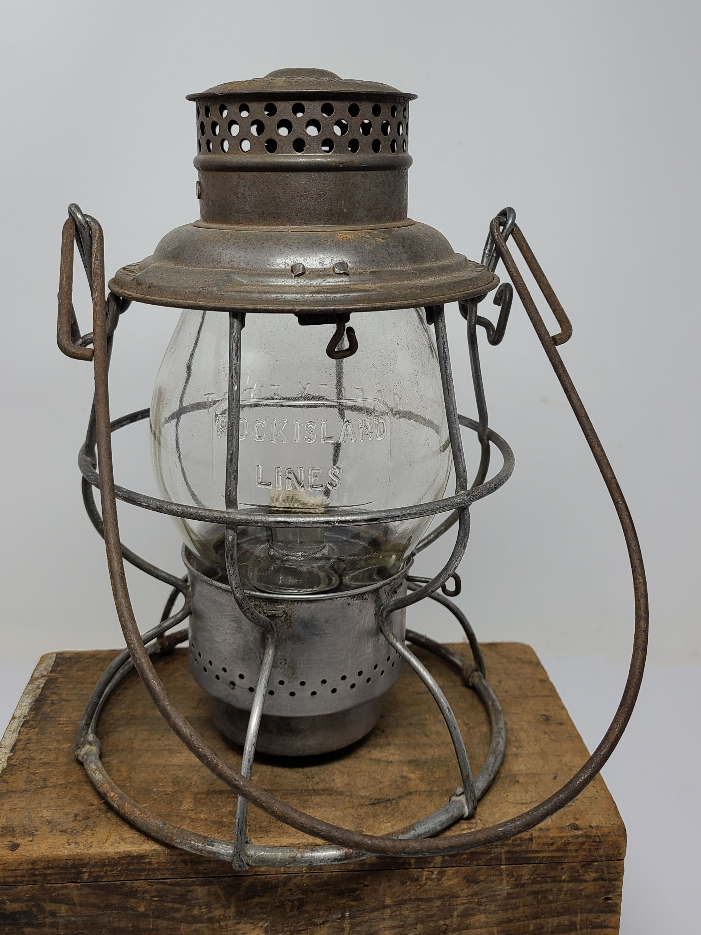 Adlake Reliable Rock Island Lines ( safety first cast globe)