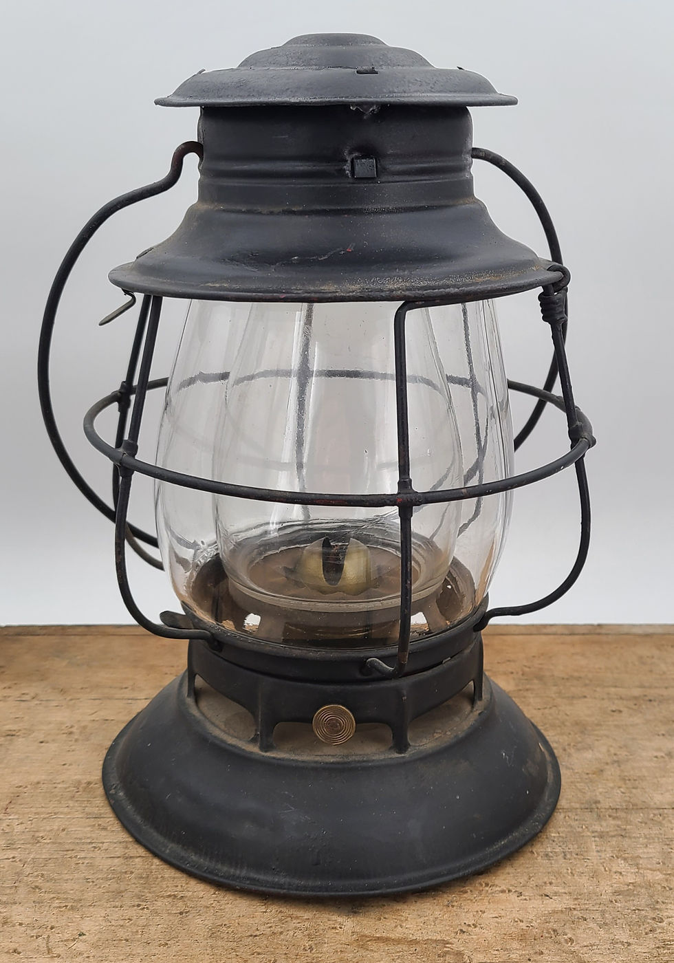 Thumbnail:  Nail City Leader lantern  ( dual globe ) 