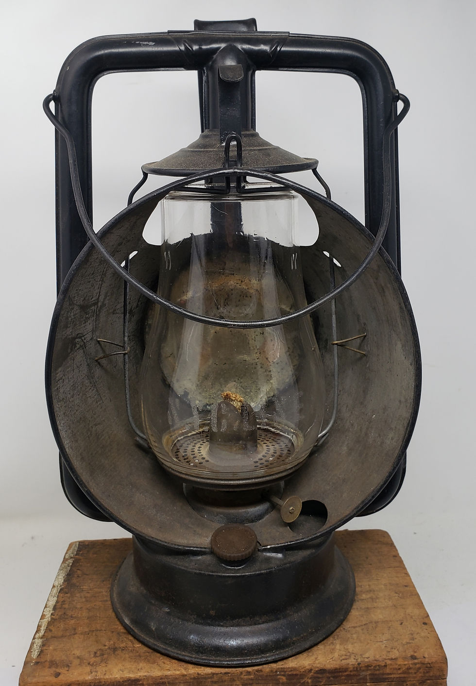 Thumbnail: N.Y.C. Lines Star Headlight & Lantern Co Inspector lamp  (etched globe) 