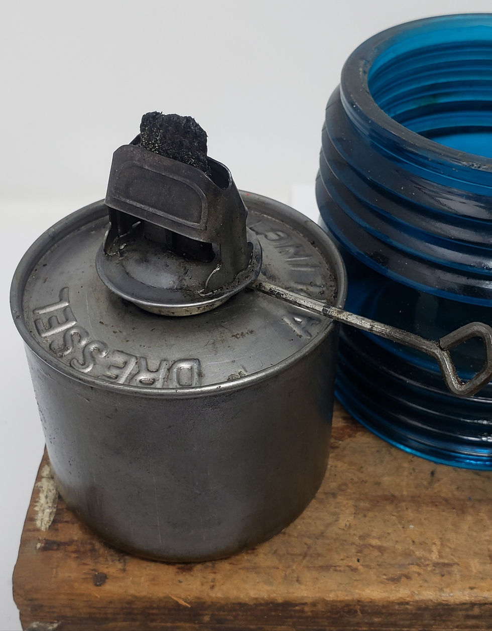 Thumbnail: Reading Co. Transit Dept. Dressel lantern 