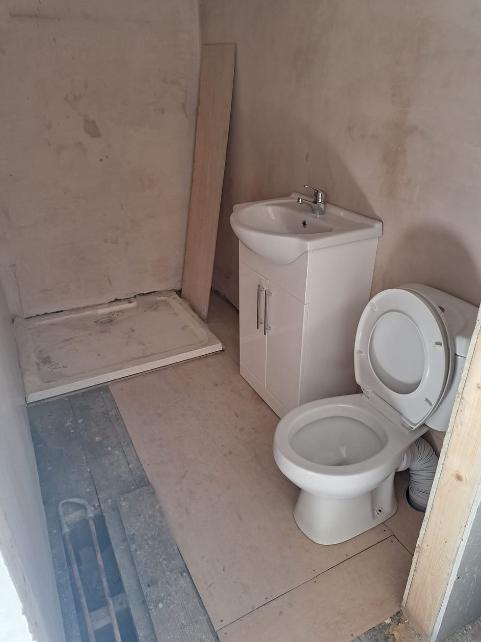 on-suite bathroom at grimsby HMO