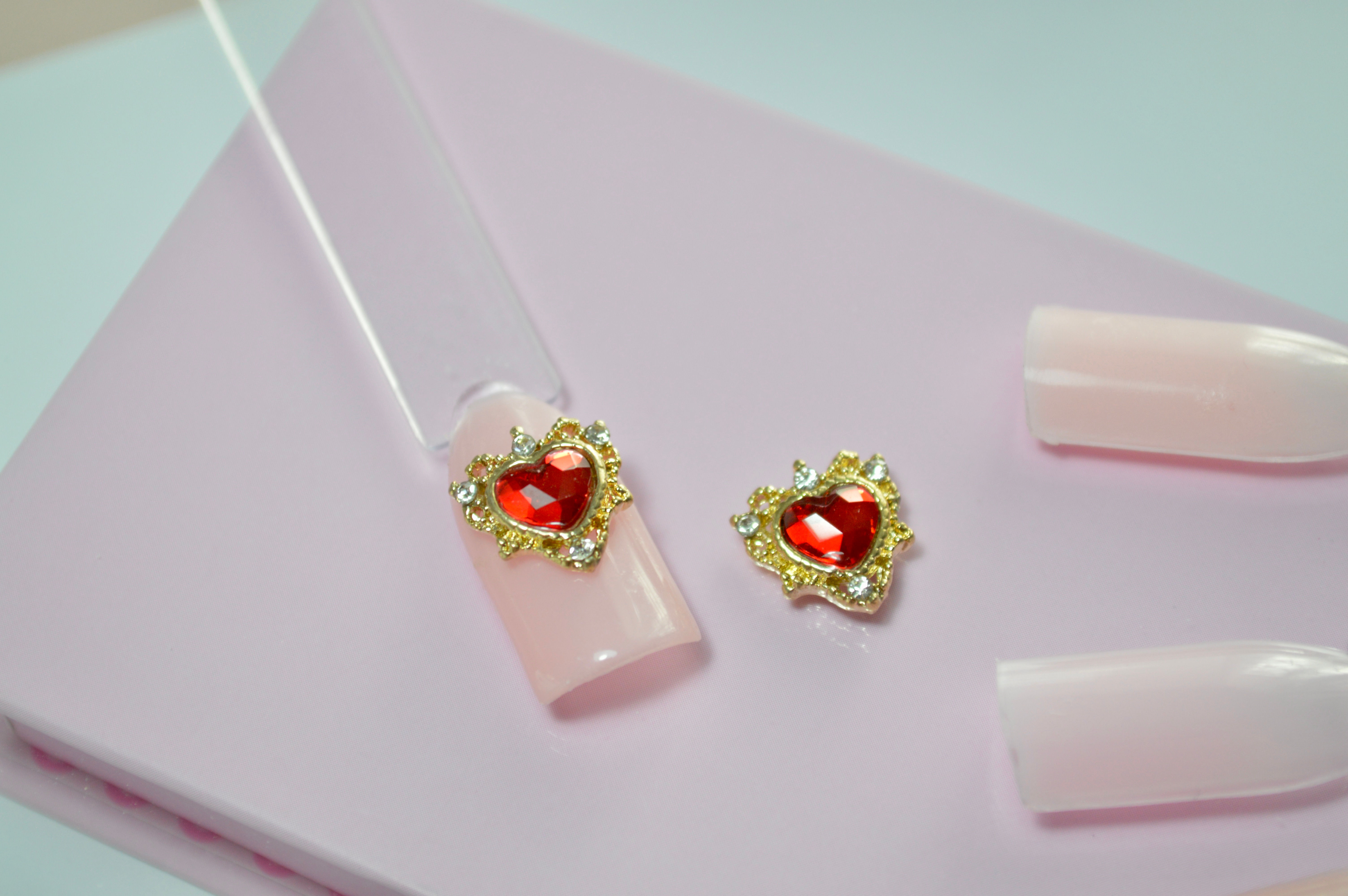 3d Heart charm - Red/Gold (4pcs)