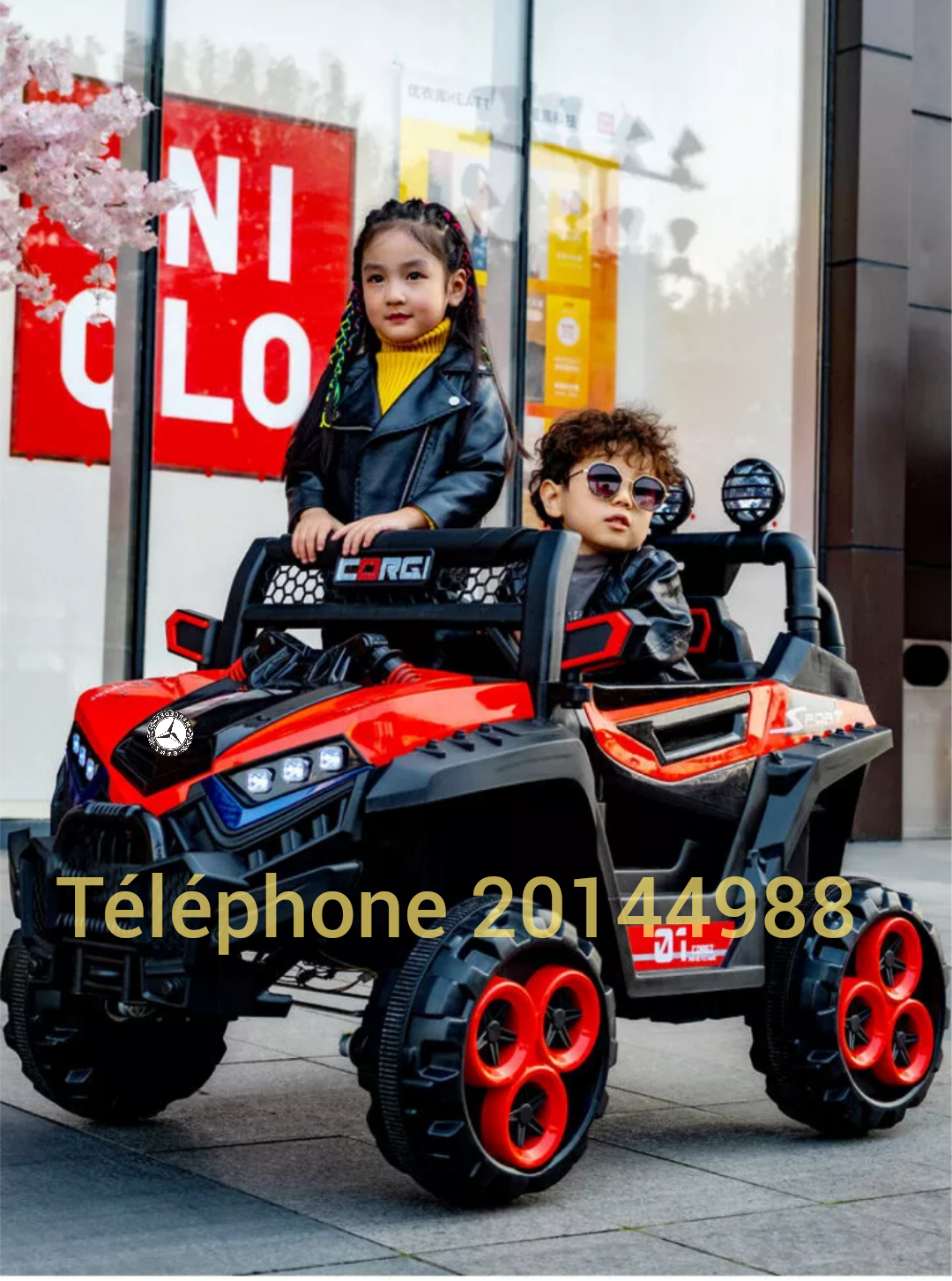 Grande Mercedes-Benz 4*4. Doubles places. Télécommande. Post USB. Garantie 6 m