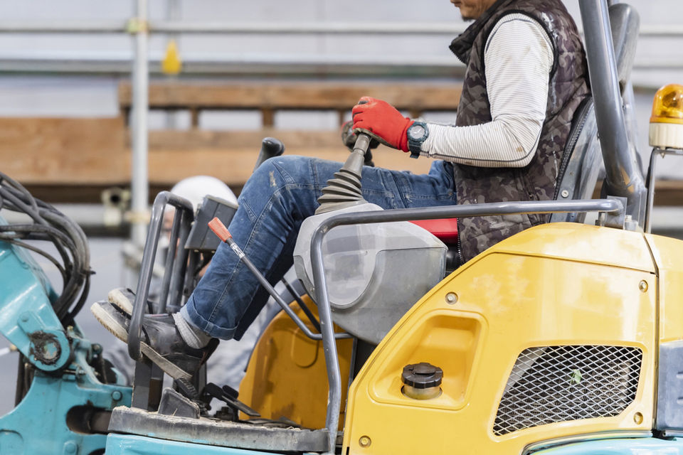 重機の運転者