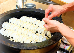 フライパンの餃子