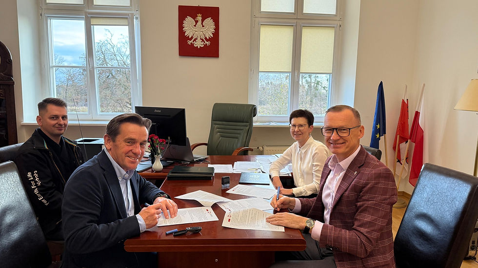 Podpisanie umowy na dostawę maszyn rolniczych dla Gminy Brzeg Dolny