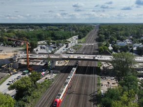 Zmiany na linii Warszawa – Siedlce. Powstają bezkolizyjne skrzyżowania