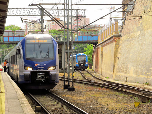 Rekordowy listopad na kolei. Polacy wybierają pociągi