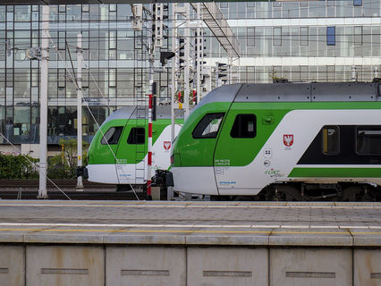 Polacy coraz chętniej wybierają pociągi. Rekordowy wynik UTK