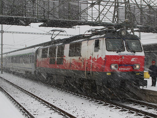 Pociągi PKP Intercity mogą zwalniać na północy Polski. Ze względów bezpieczeństwa