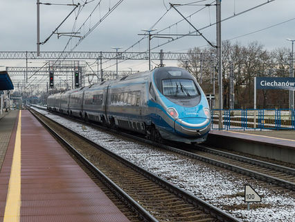 PiS zaproponuje program Drezyna+? Piotr Gliński boi się pociągów jadących 350 km/h. „Ludzie będą się bali wsiąść”