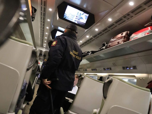 Awantura w pociągu do Warszawy. Agresywny 50-latek zatrzymany przez SOK w Poznaniu