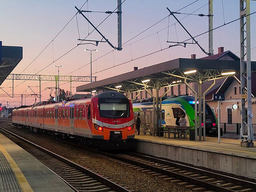 Kolej w 2025 roku z rekordem pasażerskim. Gorzej w sektorze towarowym