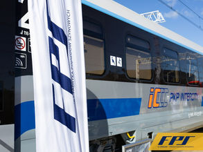 FPS: Wagon zaprezentowany na TRAKO spełnia wszystkie normy. PKP IC i Klimczak uważają inaczej