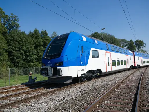 Szwecja: AB Transitio zamawia kolejne piętrowe pociągi KISS. Od Stadlera