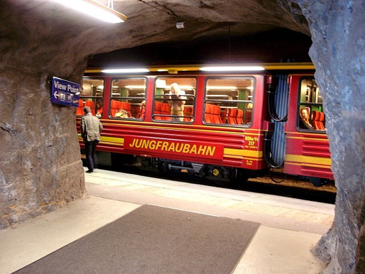 Jungfraubahn: Arcydzieło inżynierii kolejowej w sercu Alp
