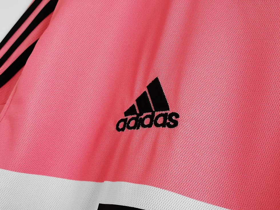 Thumbnail: Juventus 2015-16 Away Shirt